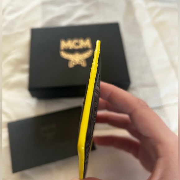MCM cardholder NEW FULL INCLUSION - Picture 3 of 7